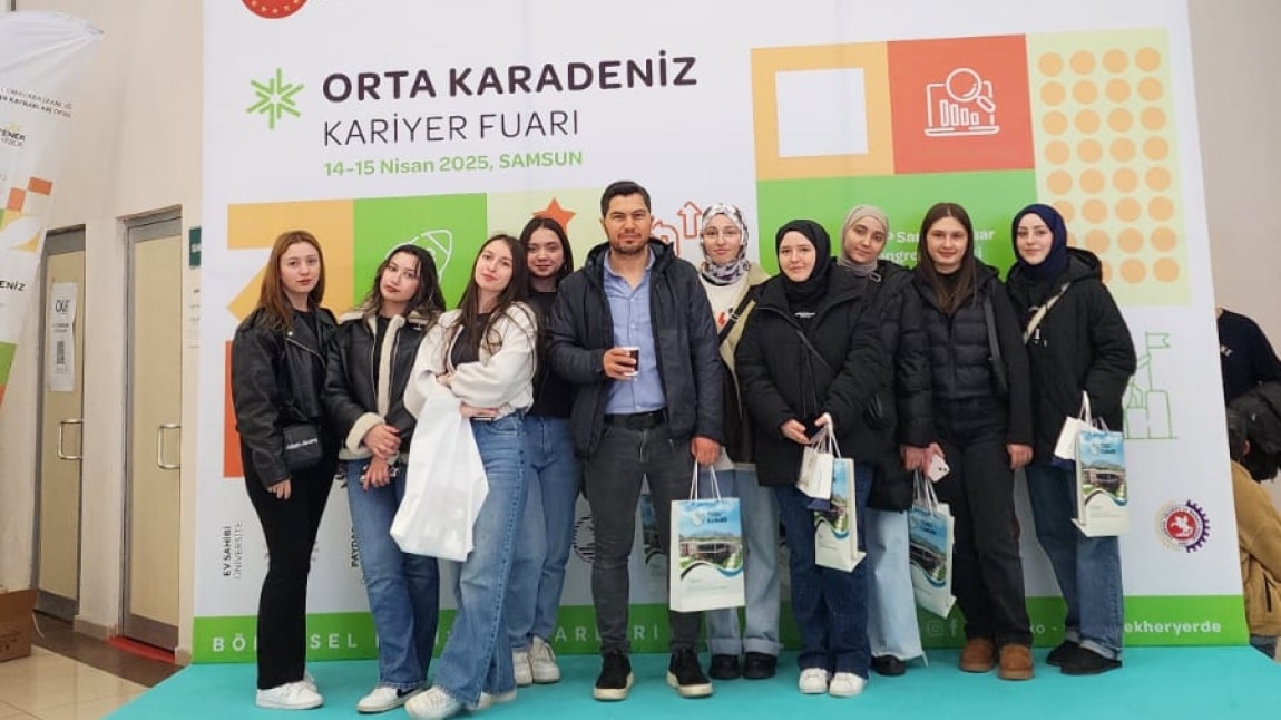 12. Sınıf Öğrencilerimiz Orta Karadeniz Kariyer Fuarı’nda!